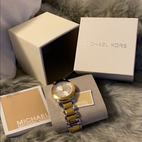 New Michael Kors watch - Picture 2 of 4